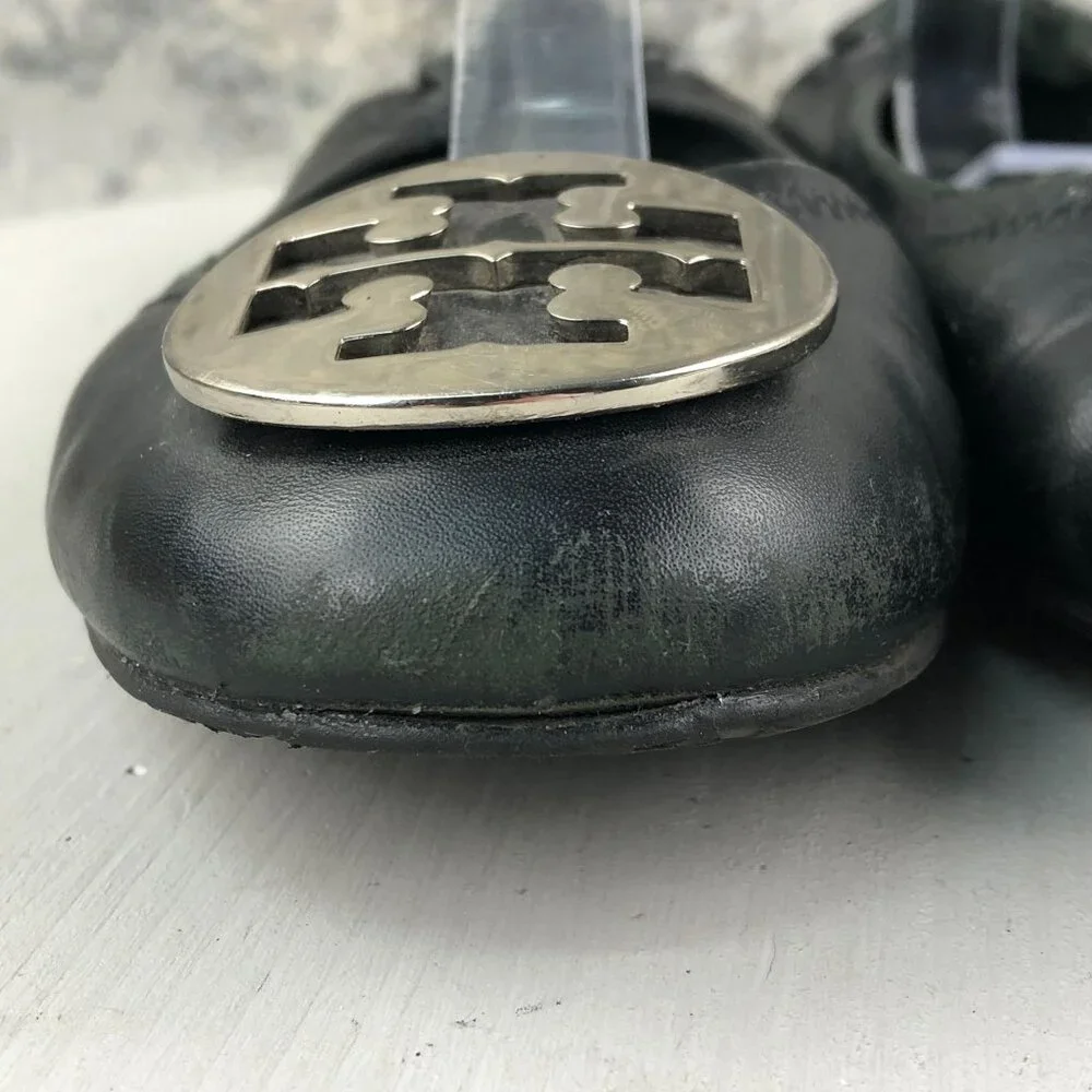 Tory Burch Women's Size 9** Reva Black Leather Closed Toe Medallion Flats FAIR